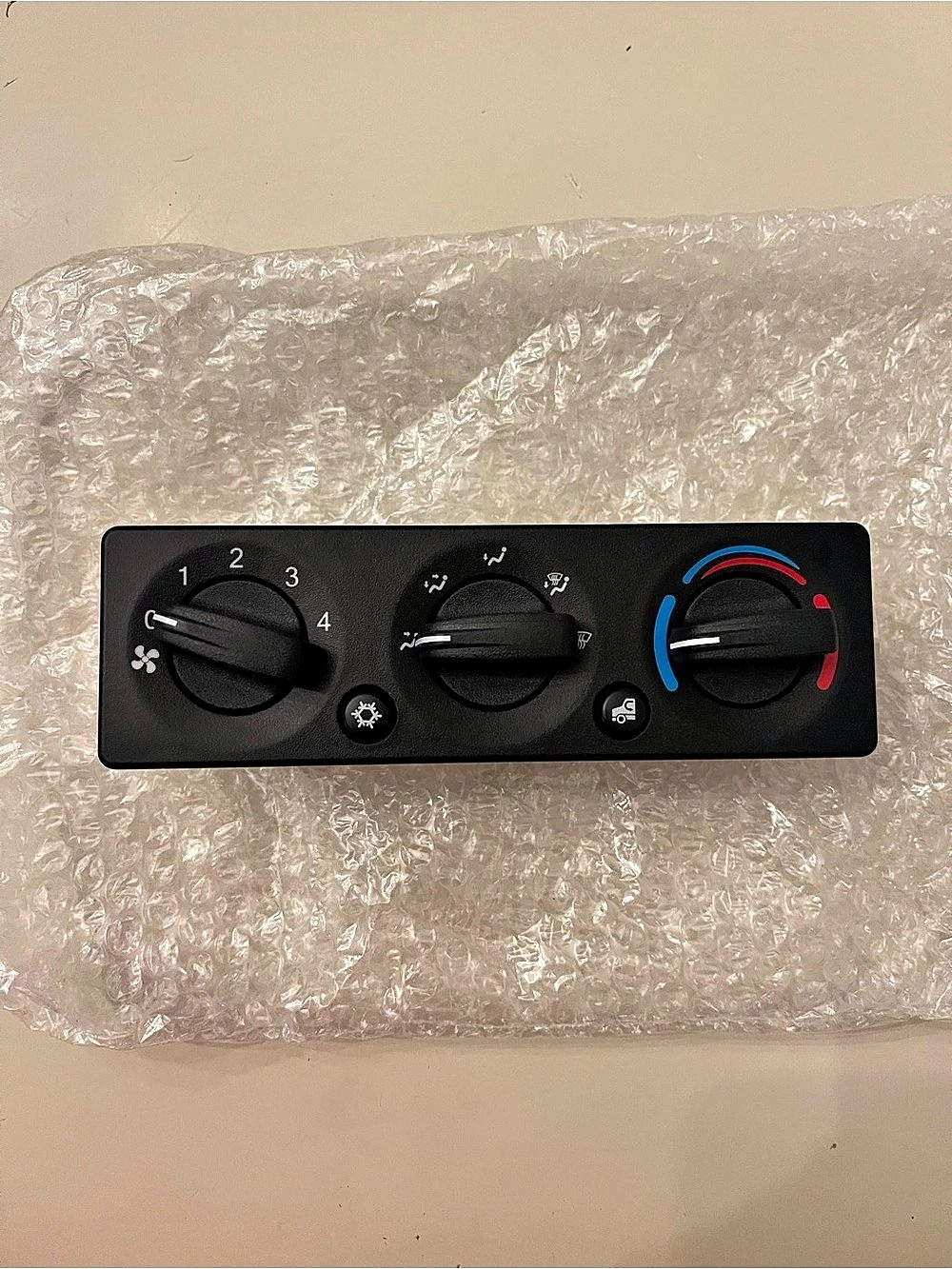 Q21-6012 HVAC A/C Front Climate Control Module for 384 2008-2015